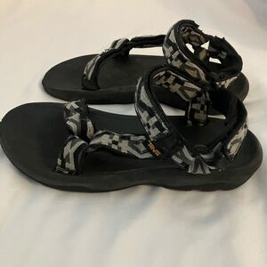 Teva Black and White Patterned Sandals size 5